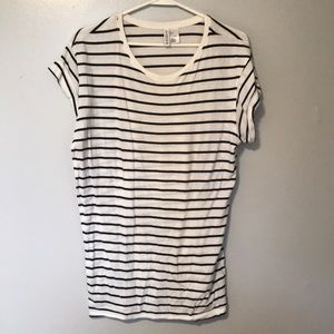 H&M black and white striped shirt sleeve shirt